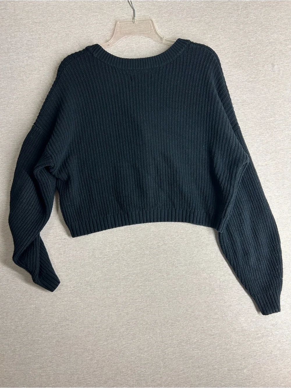 Hollister Black Cropped V-Neck Ribbed Cardigan - Picture 2 of 6